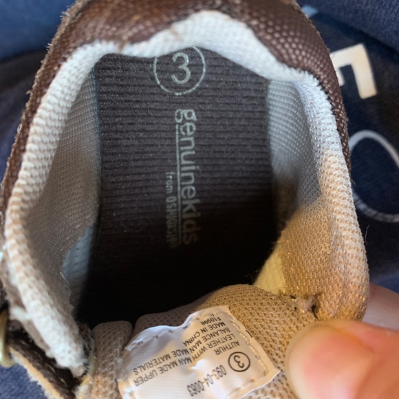 Rarely used OSHKOSH  👟 Genuine Kids non marking - Picture 6 of 8